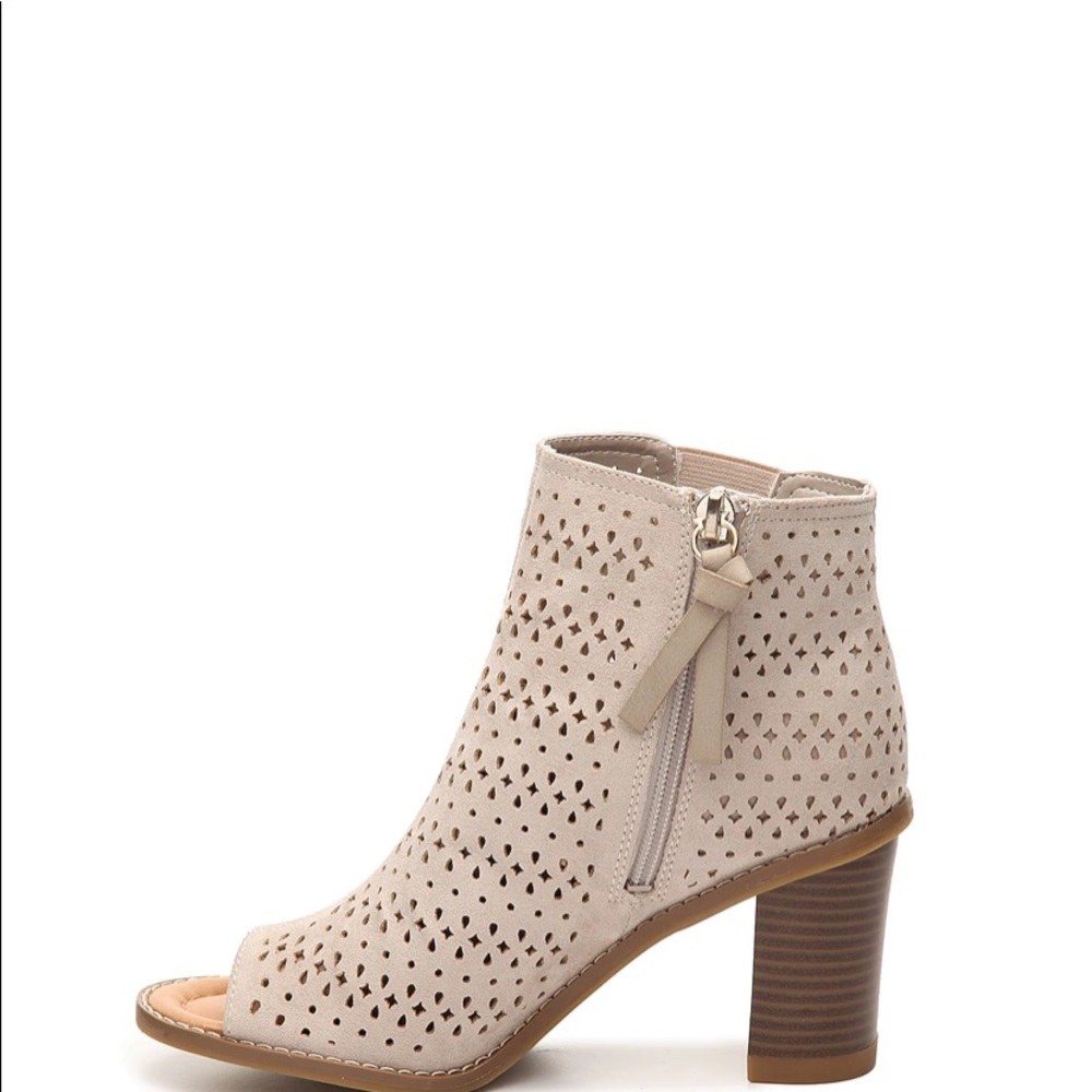 Dr. Scholl's Peyton bootie is the perfect bootie